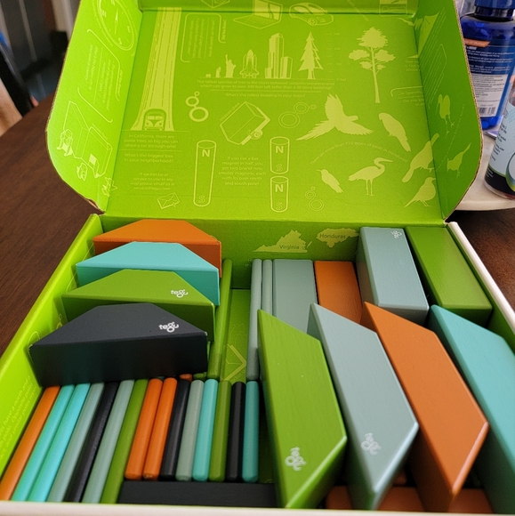 TEGU JUNGLE Magnetic Wooden Blocks Explorer Set of 40 Original Wood Building Box - Picture 2 of 5